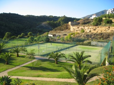 Situated at a championship 18 hole golf course designad by golfer Seve Ballesteros, this is truly a golfers' paradise. However, if golf is not to your taste, enjoy the beautiful atmosphere or try other leisure interests, like tennis, paddle tennis, squash, gym, sauna and swimming pools.