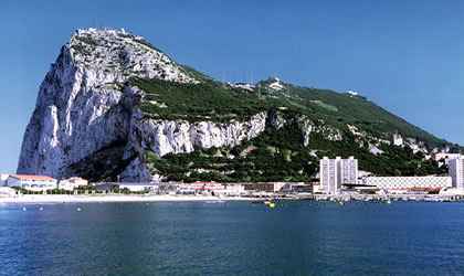 In Andalucia you will find sights and activities in every direction. If you fancy going south west and follow the costal highway you will after about 45 min end up in British <b>Gibraltar</b>. Why not take the opportunity to visit windy <b>Tarifa</b> at the same time.